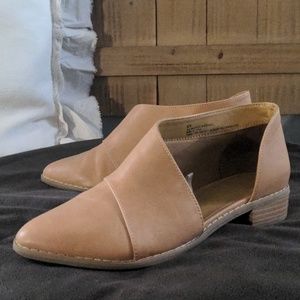 Universal Thread Shoes